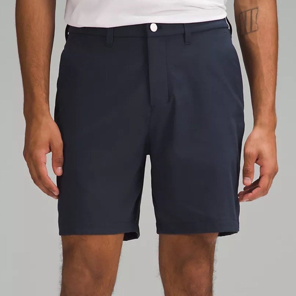 Lululemon men’s dark blue shorts size 32